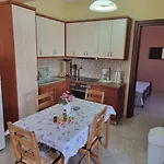 דירה Castle In *
