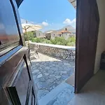 Castle In אויטילון
