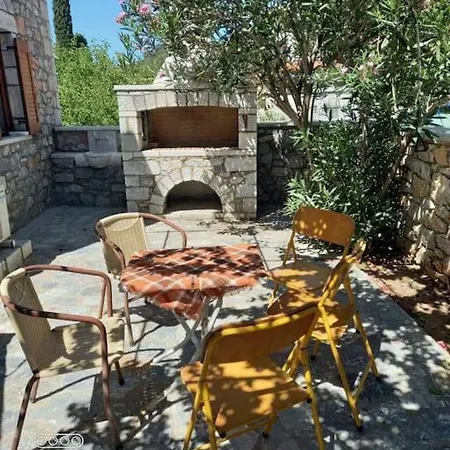 Castle In Apartment Itylo